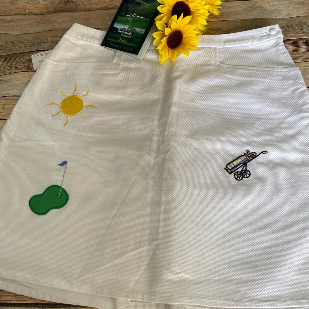 NWT. Tommy Hilfiger White Embroidered Golf Skort Sz 10